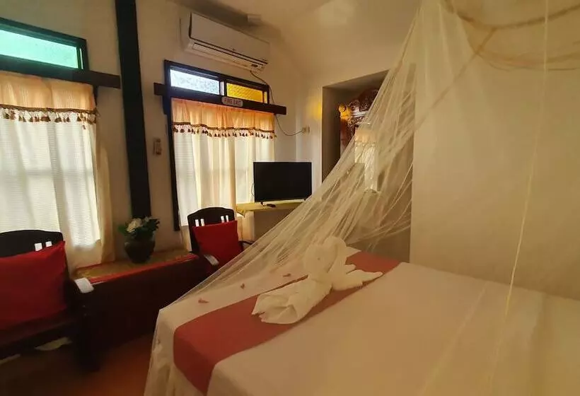 Hotelli Evangeline Beach Resort