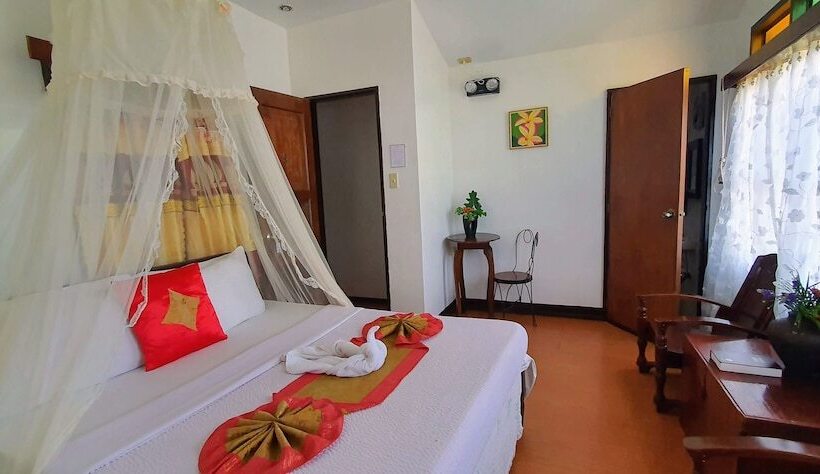 Hotel Evangeline Beach Resort