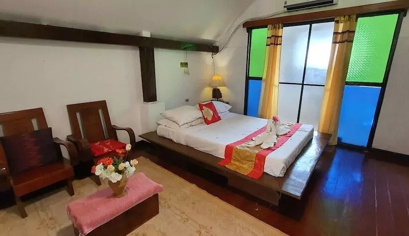 Hotelli Evangeline Beach Resort