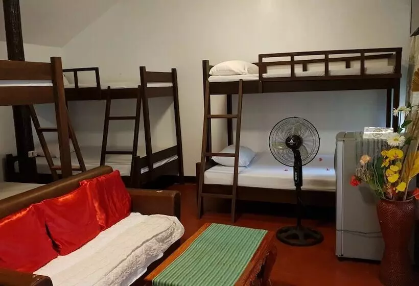 Hotelli Evangeline Beach Resort