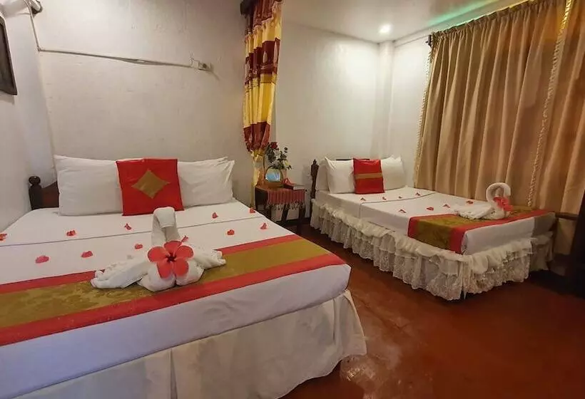 Hotelli Evangeline Beach Resort