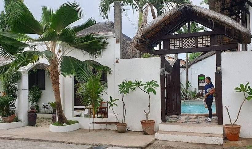 Hotel Evangeline Beach Resort