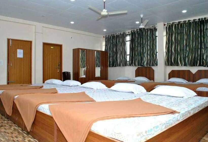 ホテル Iroomz Royal Inn