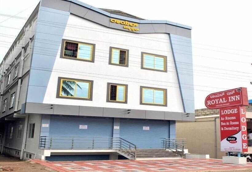 ホテル Iroomz Royal Inn