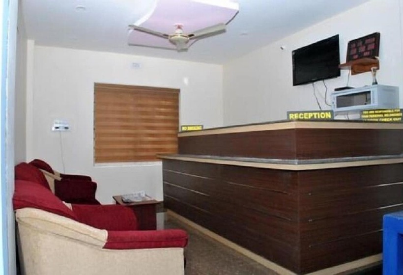 ホテル Iroomz Royal Inn