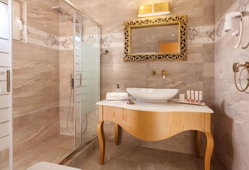 酒店 Kyniska Palace Conference & Spa