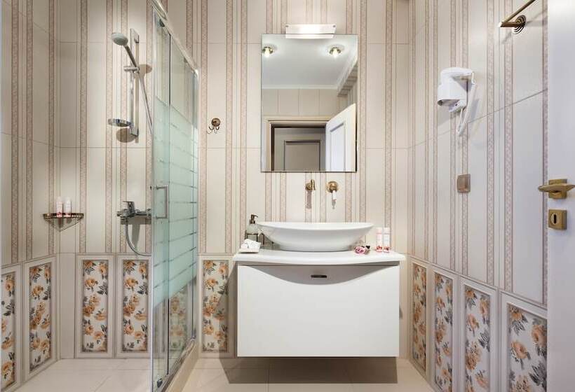 酒店 Kyniska Palace Conference & Spa