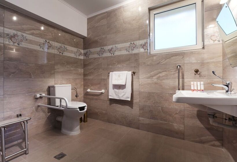 酒店 Kyniska Palace Conference & Spa