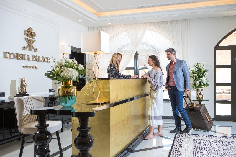 酒店 Kyniska Palace Conference & Spa
