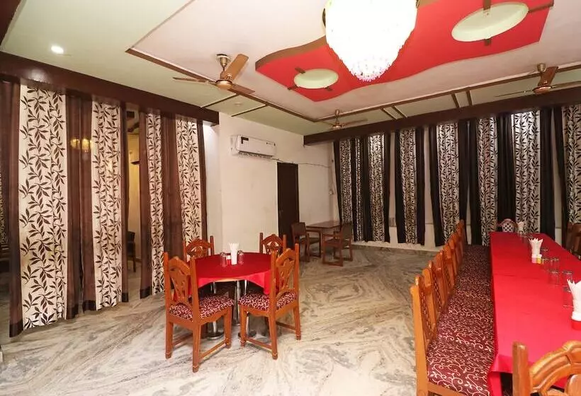 ホテル Lakshya Palace By Oyo Rooms