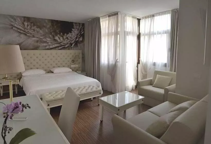 Hotelli Rosa Purpurea