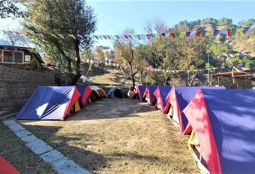 هتل Triund Camps Riverside Resort
