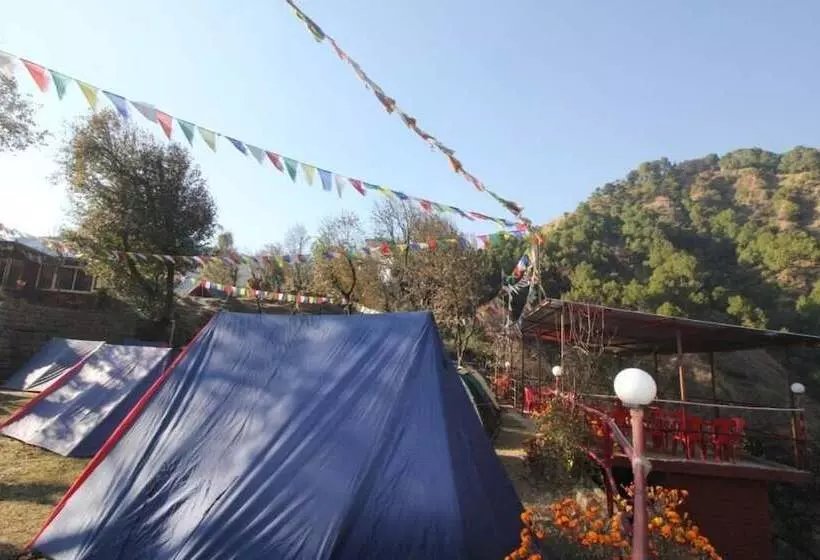 هتل Triund Camps Riverside Resort