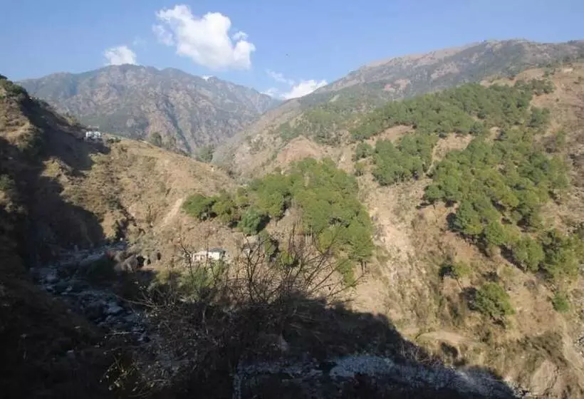 هتل Triund Camps Riverside Resort