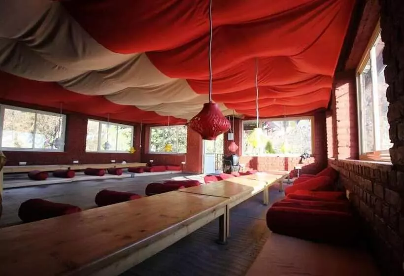 هتل Triund Camps Riverside Resort