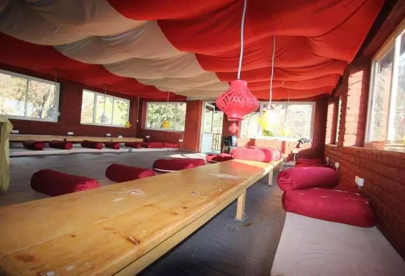 هتل Triund Camps Riverside Resort