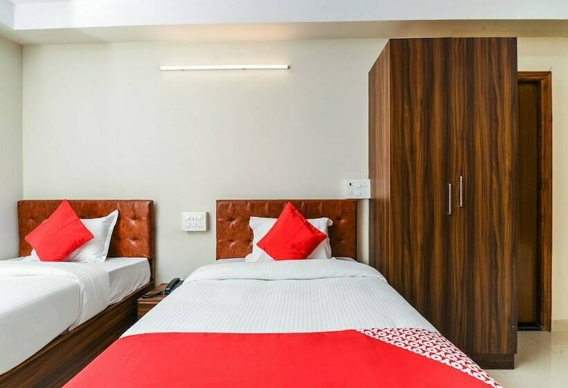 Oyo 26559 Renuka Hotels