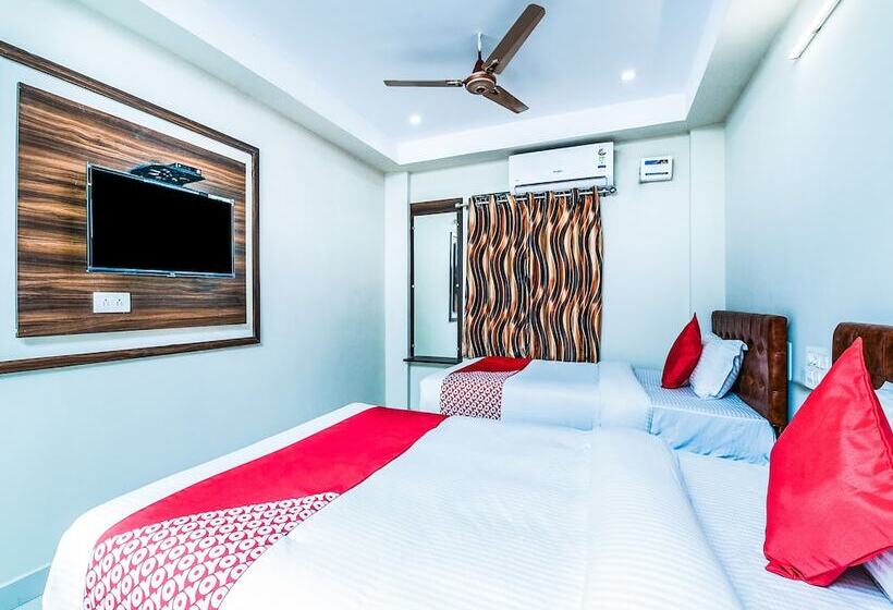 Oyo 26559 Renuka Hotels
