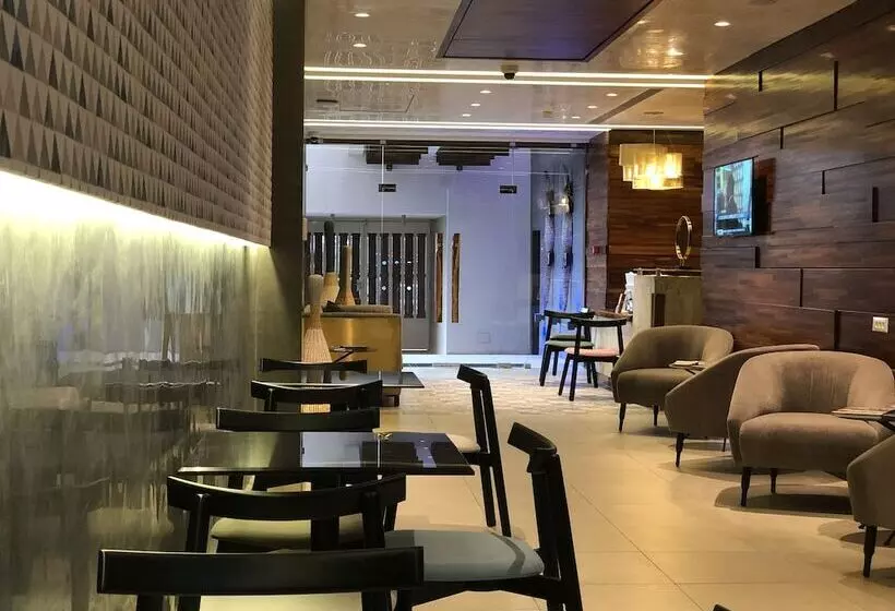 Roots Hotel Apartments Abidjan