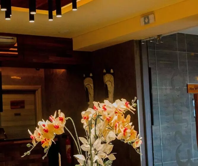 Roots Hotel Apartments Abidjan