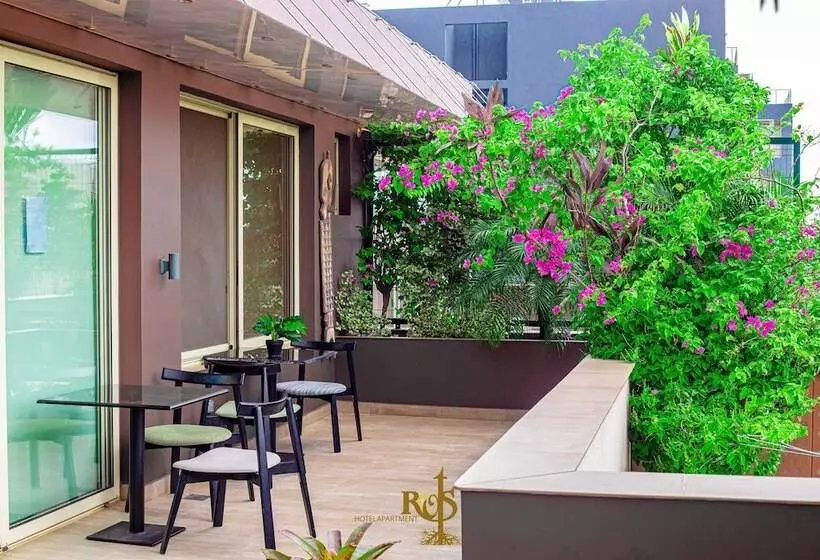 Roots Hotel Apartments Abidjan