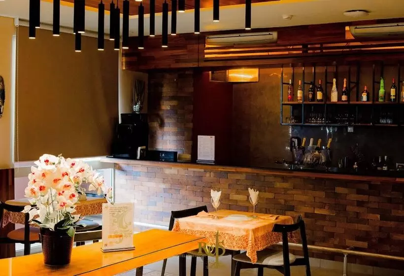 Roots Hotel Apartments Abidjan