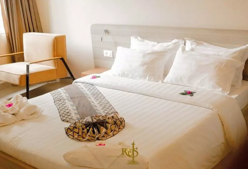 Roots Hotel Apartments Abidjan