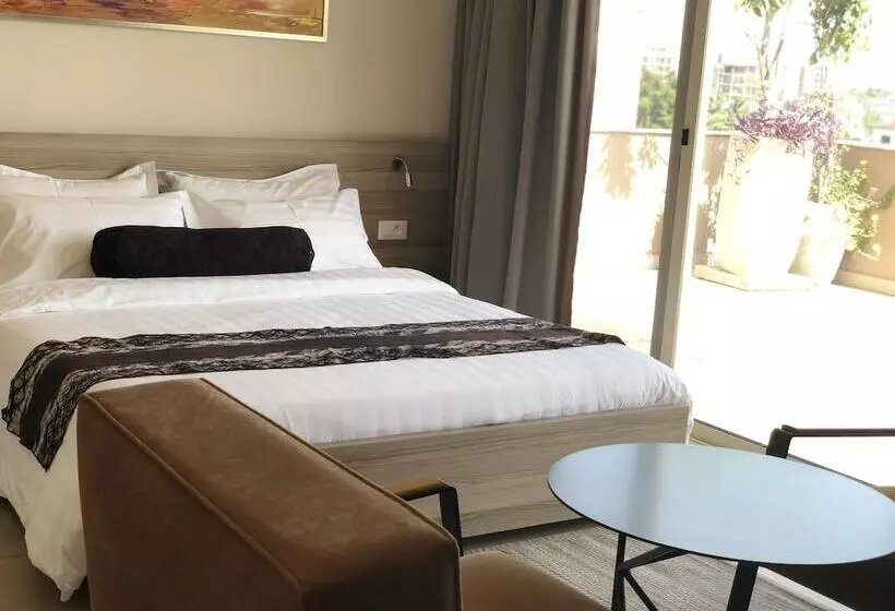 Roots Hotel Apartments Abidjan
