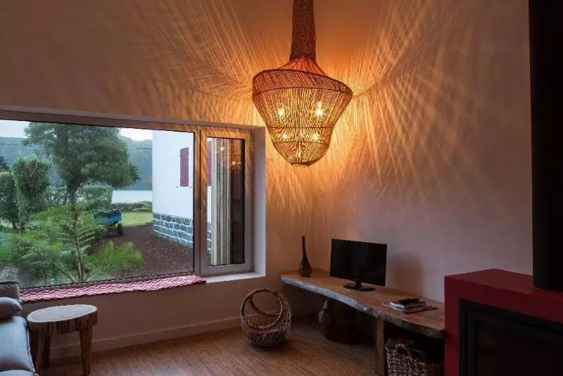 Sete Cidades Lake Lodge