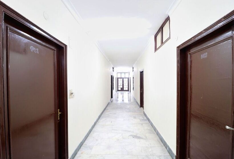 Ab Hotel By Oyo Rooms