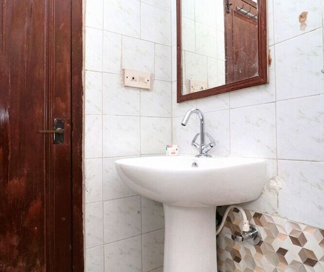 Ab Hotel By Oyo Rooms