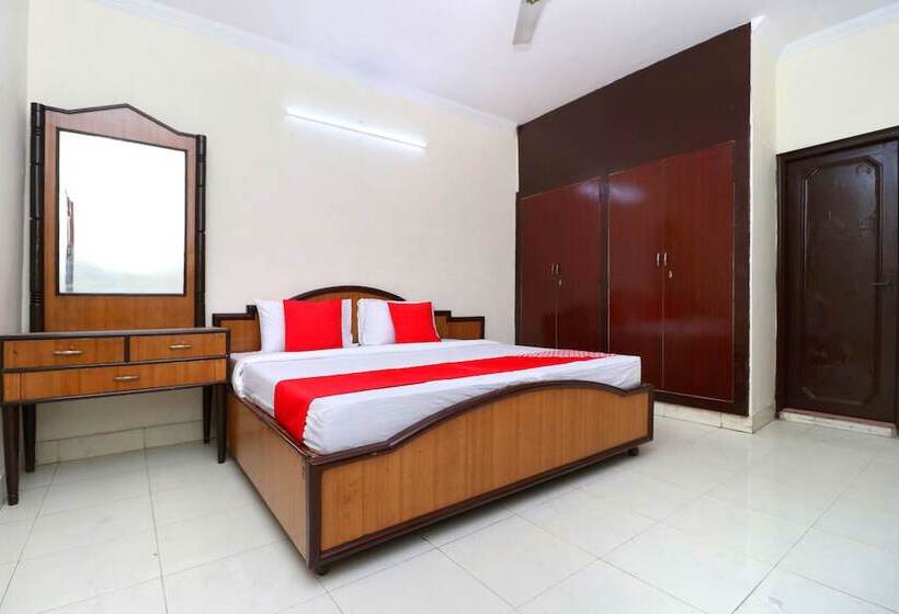 Ab Hotel By Oyo Rooms