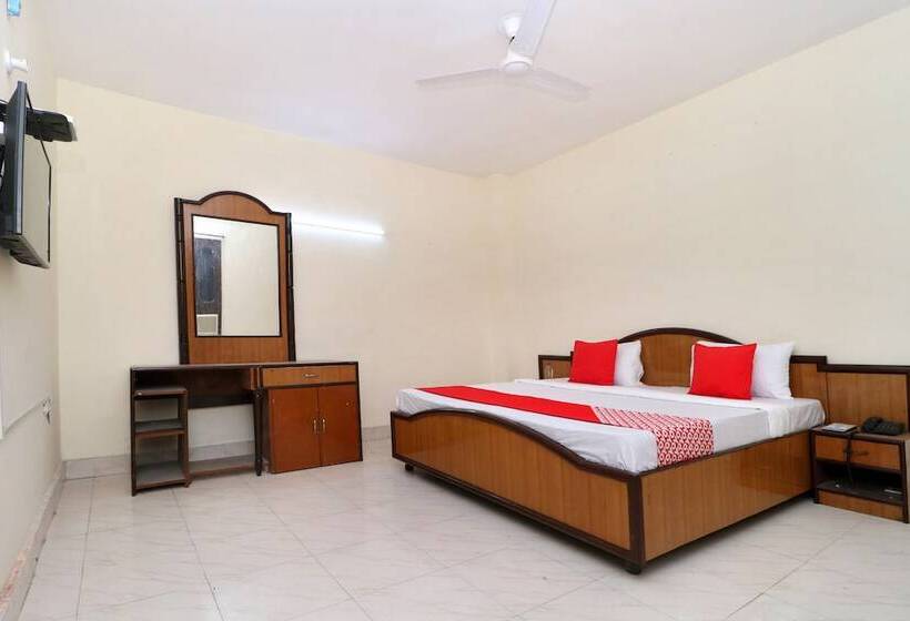 Ab Hotel By Oyo Rooms