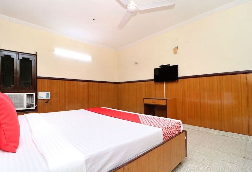 Ab Hotel By Oyo Rooms