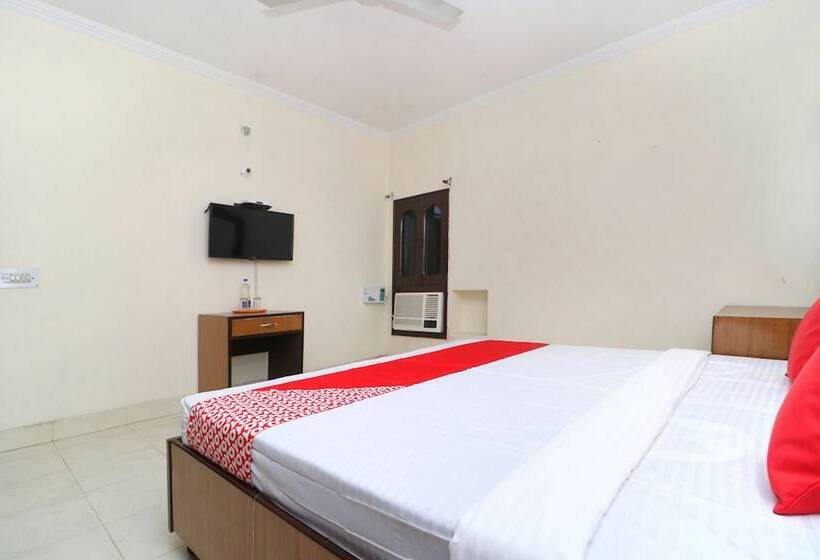 Ab Hotel By Oyo Rooms