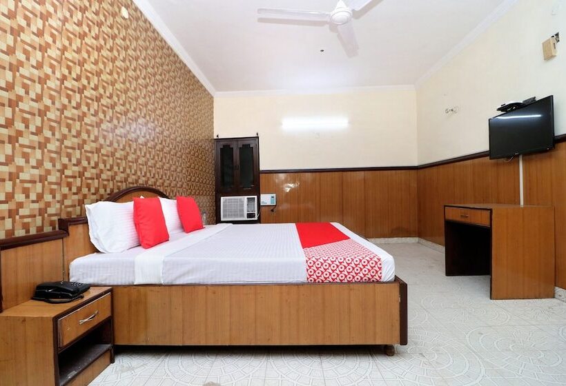 Ab Hotel By Oyo Rooms