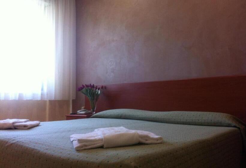 בית מלון כפרי Europa