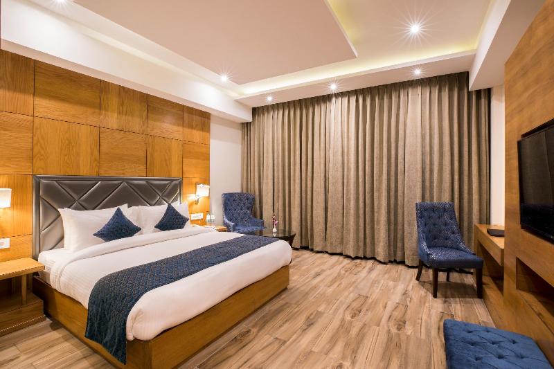 هتل Regenta Central Cassia Zirakpur Chandigarh