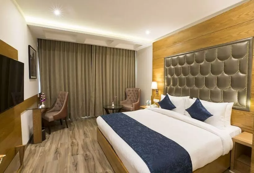 هتل Regenta Central Cassia Zirakpur Chandigarh