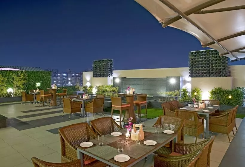 هتل Regenta Central Cassia Zirakpur Chandigarh