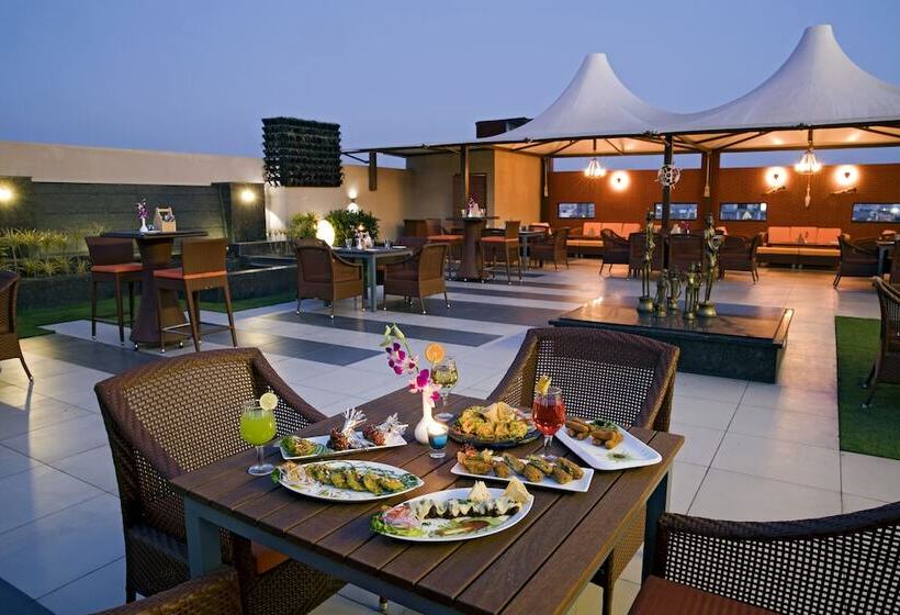 هتل Regenta Central Cassia Zirakpur Chandigarh