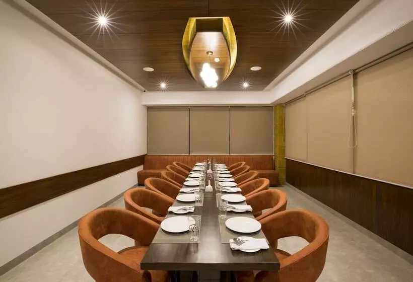 هتل Regenta Central Cassia Zirakpur Chandigarh