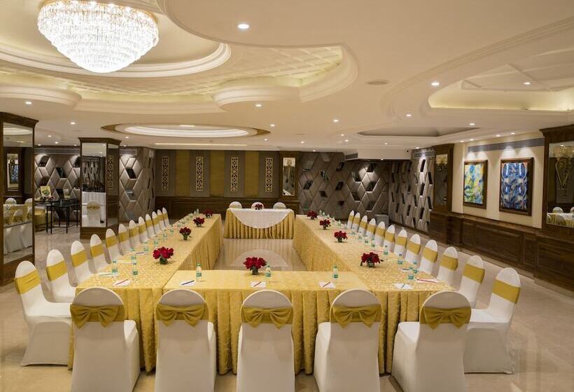 هتل Regenta Central Cassia Zirakpur Chandigarh