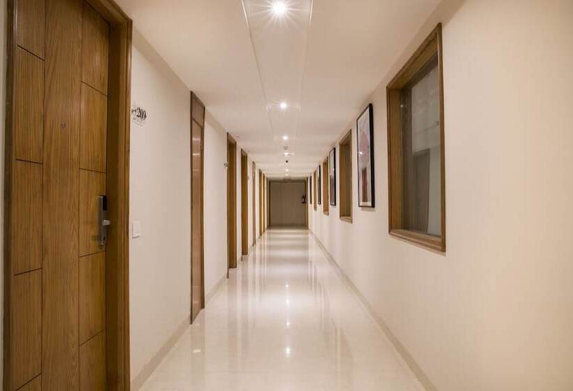 هتل Regenta Central Cassia Zirakpur Chandigarh