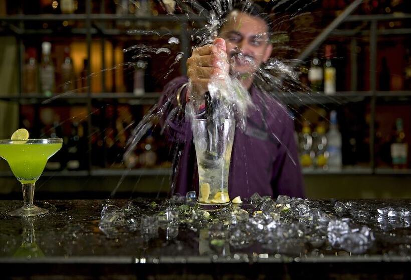 هتل Regenta Central Cassia Zirakpur Chandigarh