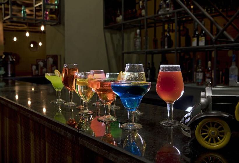 هتل Regenta Central Cassia Zirakpur Chandigarh