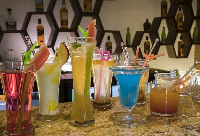 هتل Regenta Central Cassia Zirakpur Chandigarh