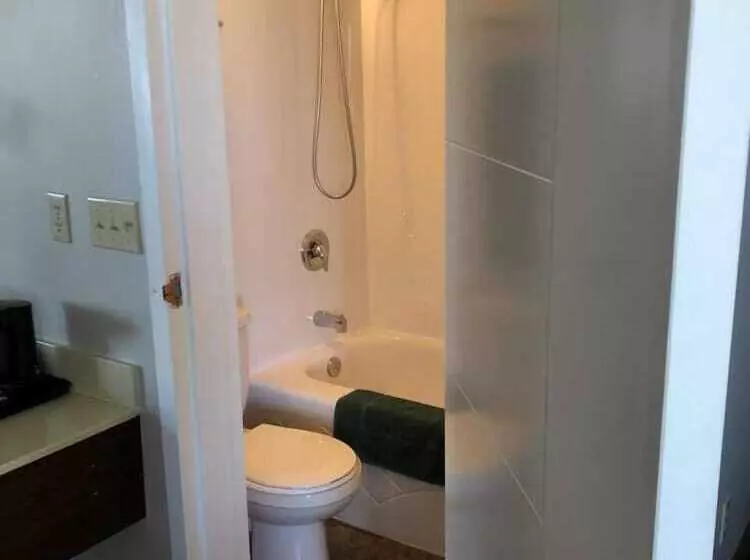 Motelli Arbour Ridge Inn & Suites