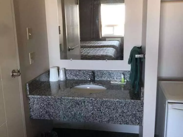 Motelli Arbour Ridge Inn & Suites