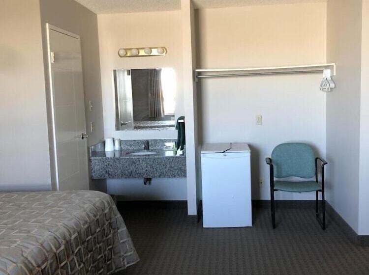 מוטל Arbour Ridge Inn & Suites